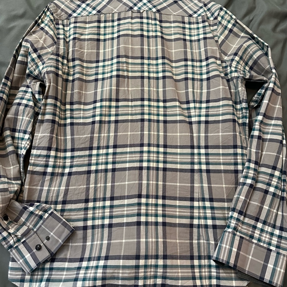 Express button up - Picture 3 of 8